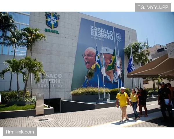 贝肯鲍尔技术分析：控球艺术与足球革命的完美融合，状态回暖引发足坛关注