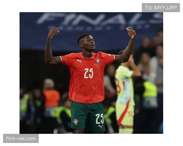 足球新星强势崛起,持续高光表现引关注,或将重塑球队未来命运 足球新星强势崛起,持续高光表现引关注,或将重塑球队未来命运