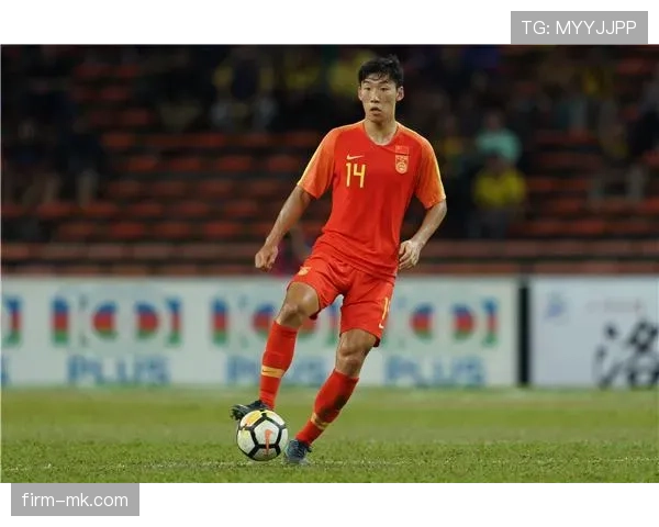 金玟哉荣膺亚洲最佳后卫，稳固防线表现引热议