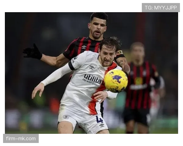 洛克耶助阵英超球队新赛季,稳健发挥彰显非凡实力 洛克耶助阵英超球队新赛季,稳健发挥彰显非凡实力