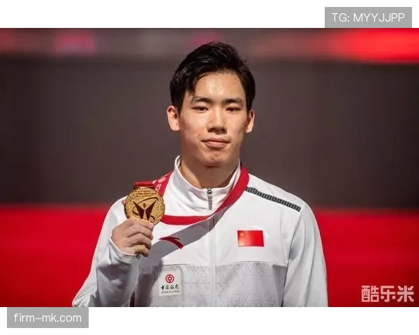 张博恒今天的私服堪比大牌明星，这身价到底藏哪儿了？